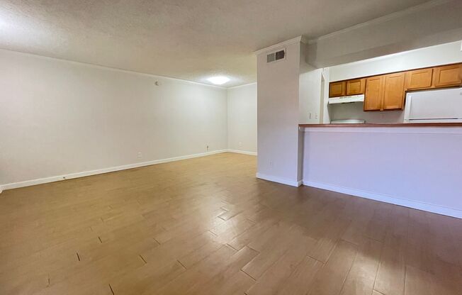 1 bed, 1 bath, 700 sqft, $999, Unit LAW11-311