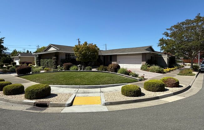 Spacious 4-Bedroom Home, Cupertino Schools, Gated Pool, Solar - Dog Friendly