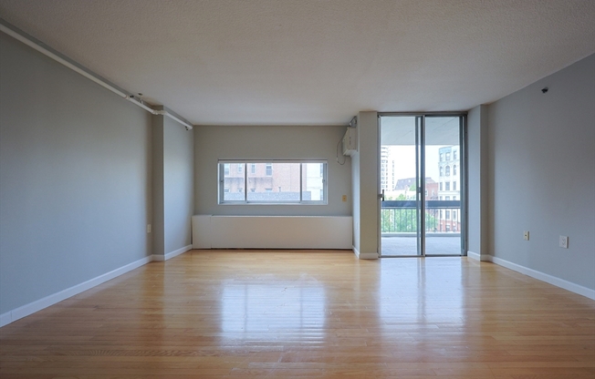 2 beds, 2 baths, 1,000 sqft, $3,950, Unit 401