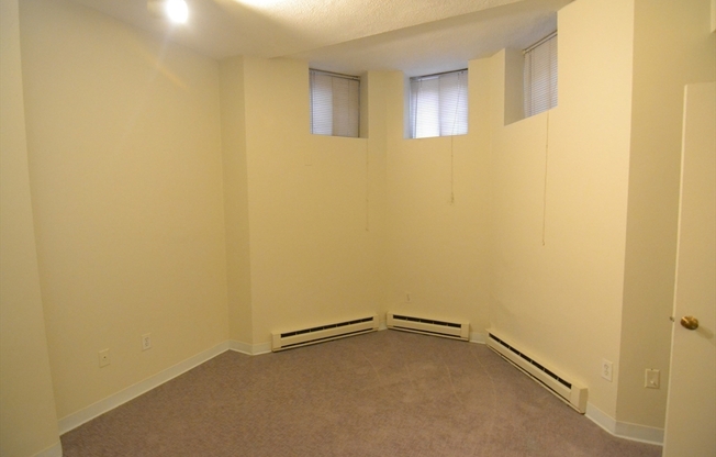 1 bed, 1 bath, 718 sqft, $2,900, Unit 23-2