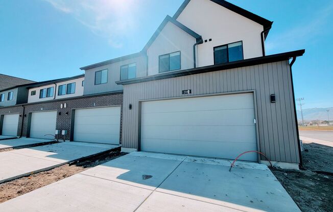 BRAND NEW Gorgeous Lehi Townhomes!!!