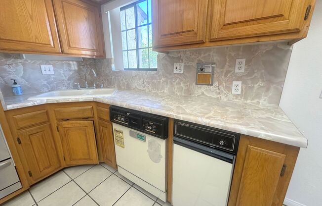 12155 12157 VANOWEN ST