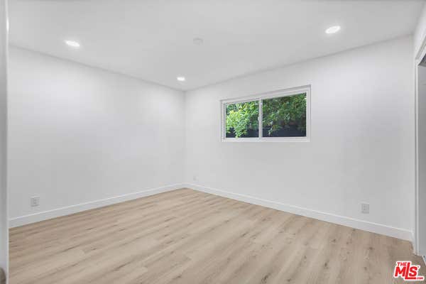 1613 W 209 ST