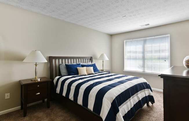 Spacious Master Bedroom with Natural Light at Patchen Oaks Apartments, Lexington, Kentucky 40517