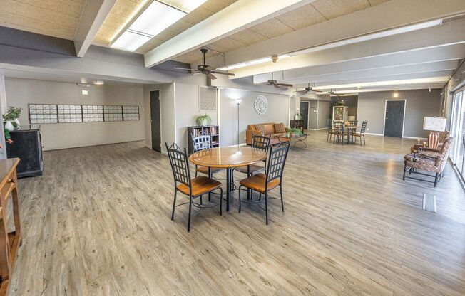 Studio, 1 bath, 350 sqft, $605, Unit 227