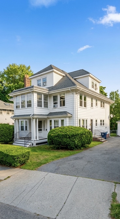 12 HAMMONDSWOOD RD