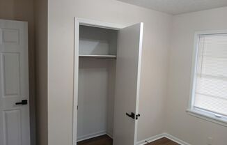 4 beds, 1 bath, $1,100