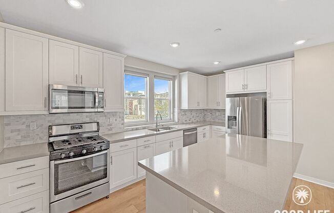 Stunning 2B/2BA Townhome in Mira Mesa for Rent!