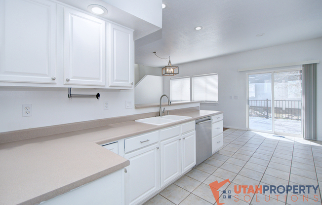 486 E ELIZABETH DAY CV