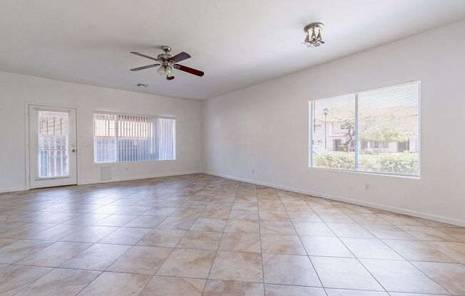 3 beds, 2.5 baths, $1,945, Unit UNIT 1096