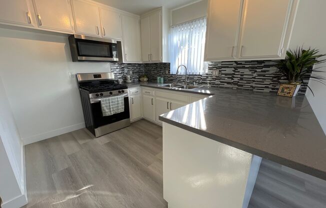 1 bed, 1 bath, 900 sqft, $2,022, Unit 381-35