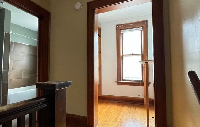 4 beds, 1 bath, $1,775, Unit 1732 E 5th Street