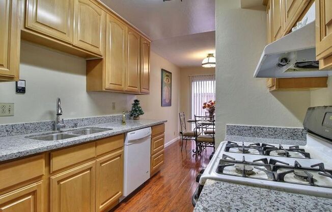 $3,190 / 3 BR GORGEOUS REMODELED SINGLE STORY CONDO IN MILPITAS