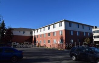 315 Barrow Street #111