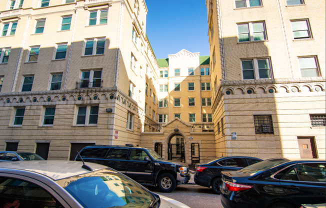 2 beds, 1 bath, $1,686, Unit 1962-505