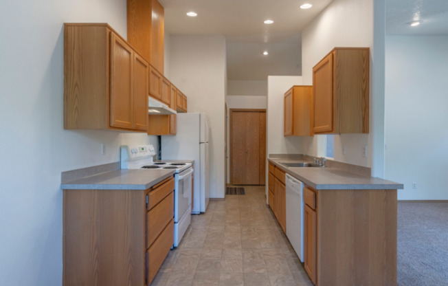 2 BEDROOM 1 BATH 8-PLEX APARTMENTS LOCATED IN INDEPENDENCE