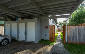 2 beds, 1 bath, 900 sqft, $1,425, Unit Unit 3