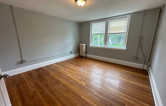 Studio, 1 bath, $1,950, Unit 12 Brooks Park #7