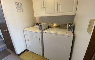 2 beds, 1 bath, $700, Unit 202