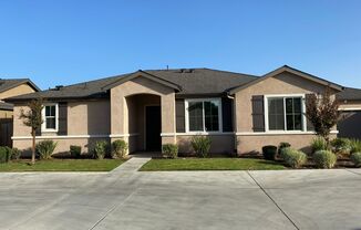 Newer home for rent in Visalia