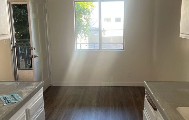 1 bed, 1 bath, $2,150, Unit 07
