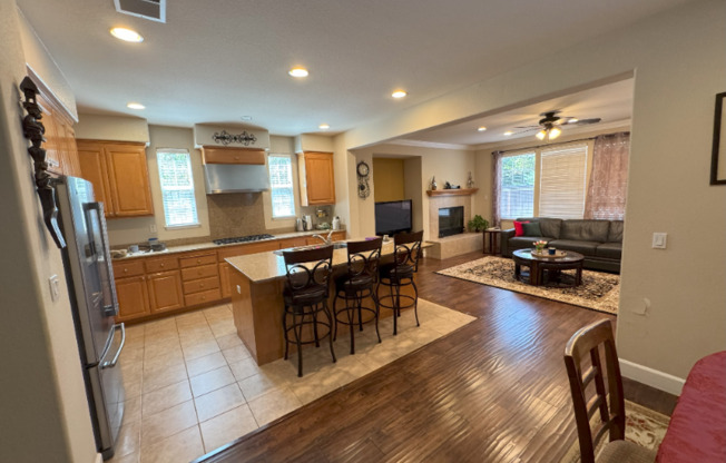 2901 EMBLETON LN
