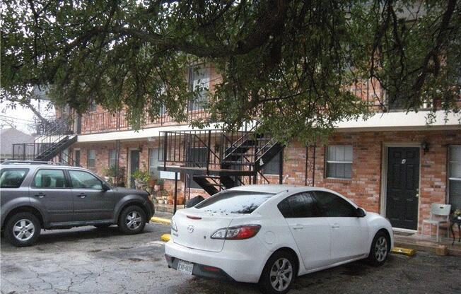 1601 ENFIELD RD