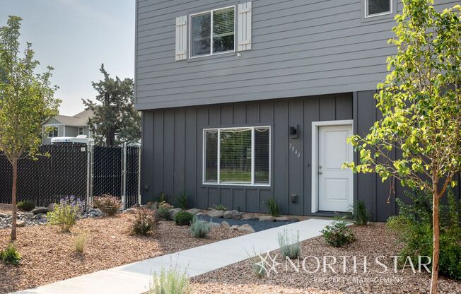 New, Bright & Spacious 3 bed/2.5 bath w/ Garage