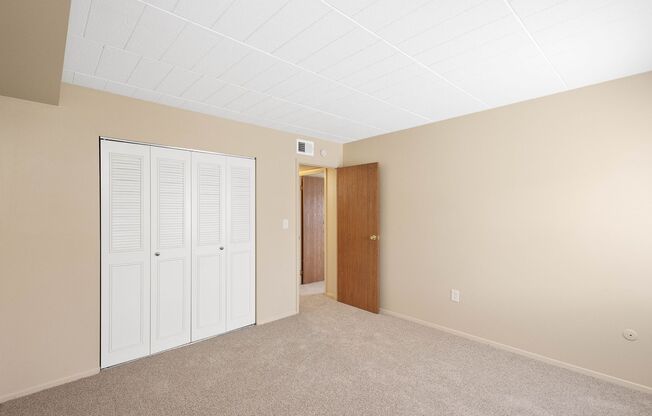 2 beds, 1 bath, 900 sqft, $1,099, Unit 112 M