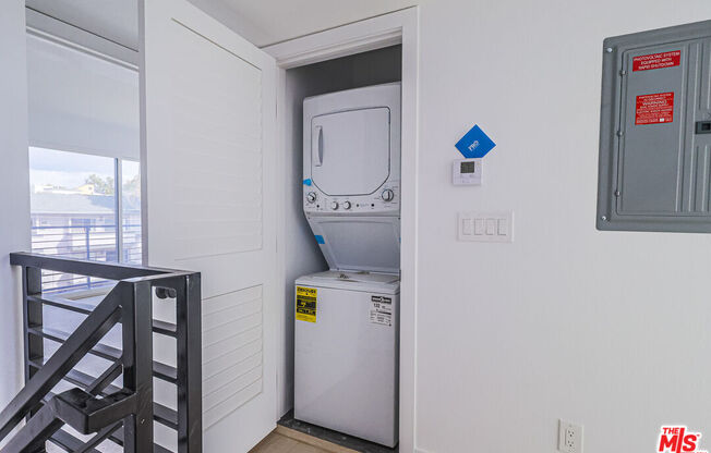 11810 1/2 GILMORE ST