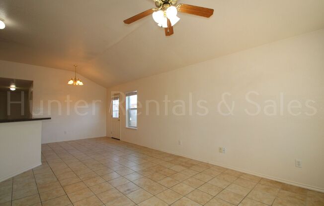 3 beds, 2 baths, $1,150, Unit Unit B