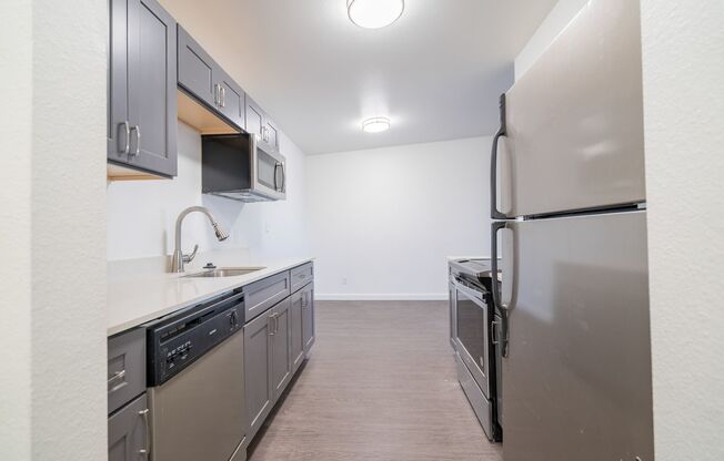 1 bed, 1 bath, 736 sqft, $1,927, Unit 3539 - 414