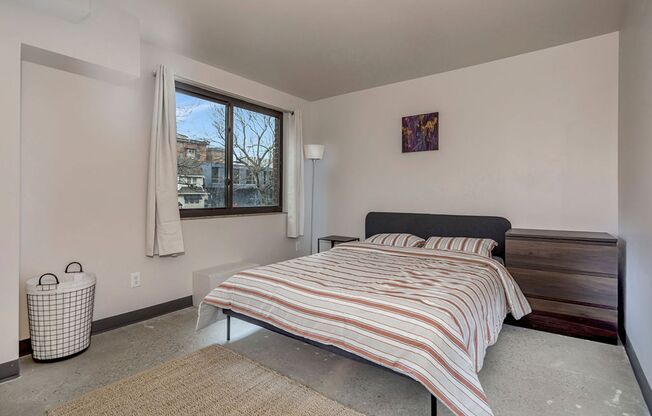 2 beds, 2 baths, 886 sqft, $1,793, Unit 604