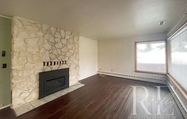 2 beds, 1 bath, $2,275