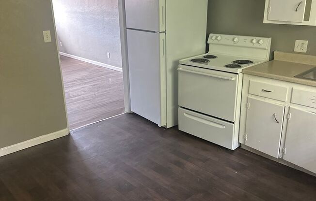 2 beds, 1 bath, 750 sqft, $970, Unit B01 1010 16