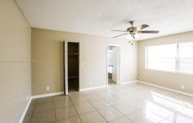 7600 NW 88 CIR
