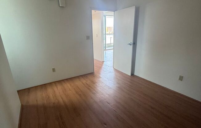 2 beds, 1 bath, $2,700, Unit UNIT 603