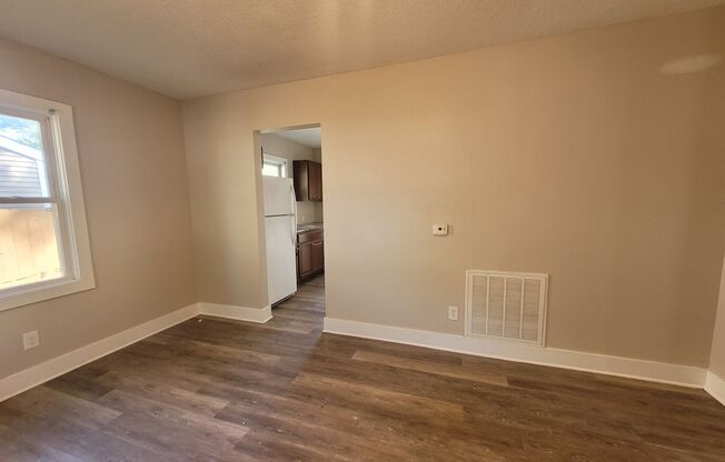 2 beds, 1 bath, $1,095