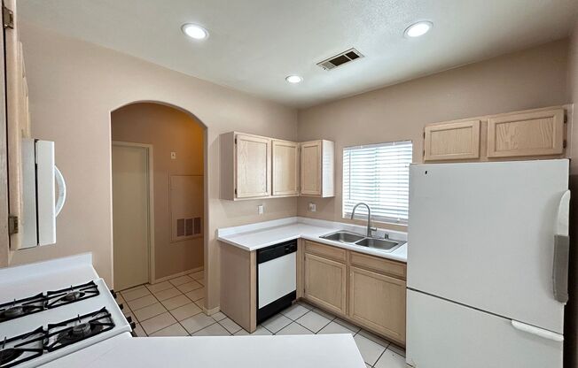 1-Bed 1-Bath Condo in Guard Gated Community!