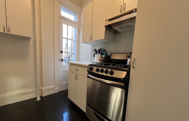 1 bed, 1 bath, 600 sqft, $2,700, Unit 174