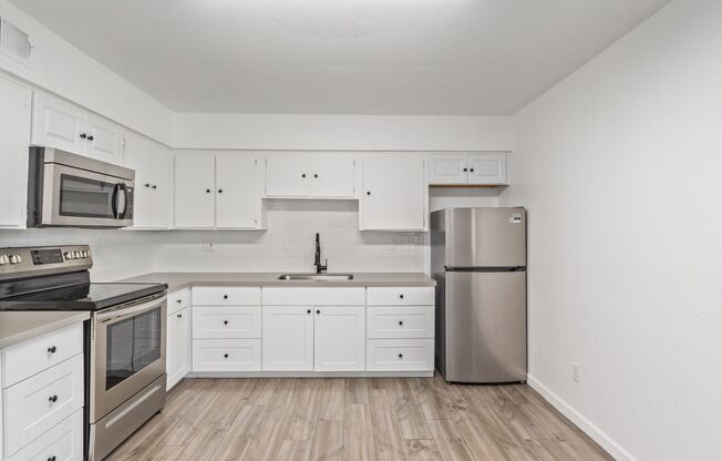 2 beds, 1 bath, 800 sqft, $1,325, Unit 205