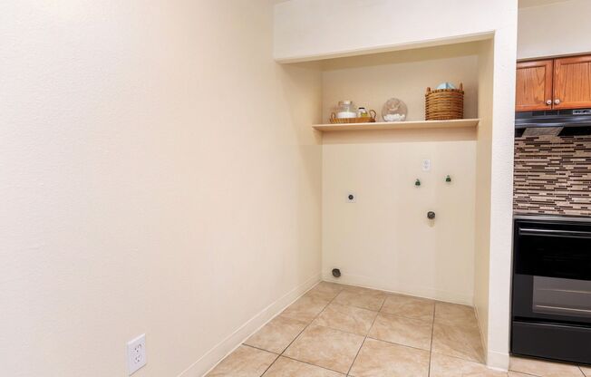 2 beds, 1 bath, 760 sqft, $1,210, Unit 2042