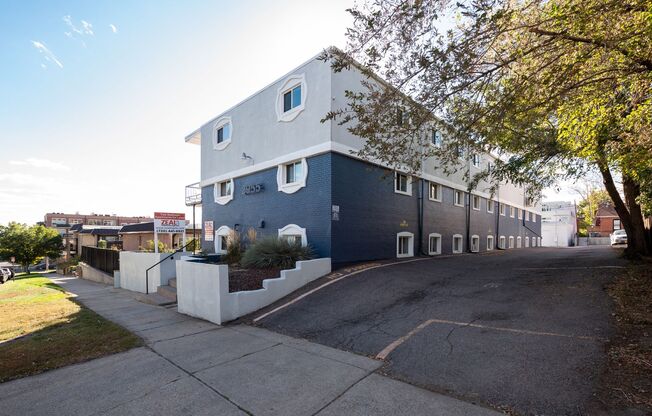 2 beds, 1 bath, 605 sqft, $1,995, Unit 13