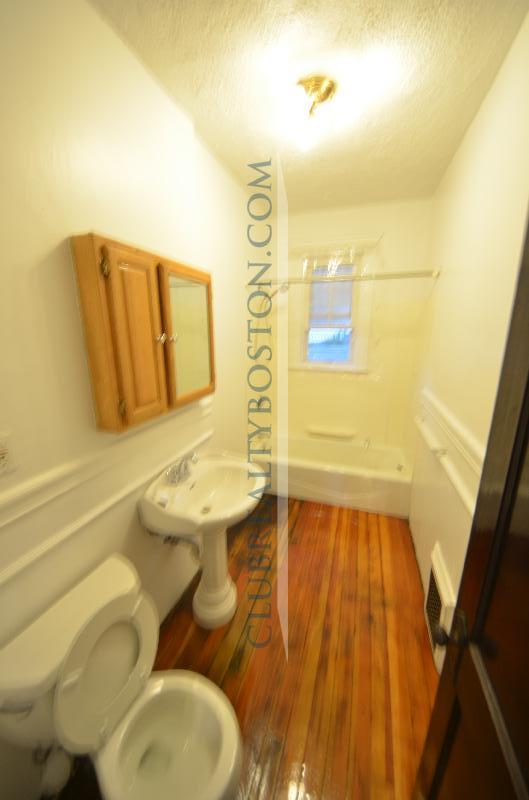 37 FAIRBANKS ST