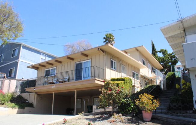 527 VAQUEROS AVE