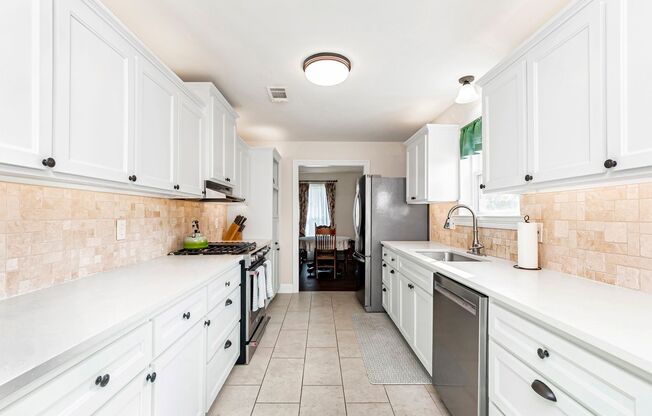 3 Bedroom House Available off Jefferson Hwy