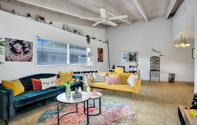 2 beds, 1 bath, 979 sqft, $1,850, Unit 135-3214