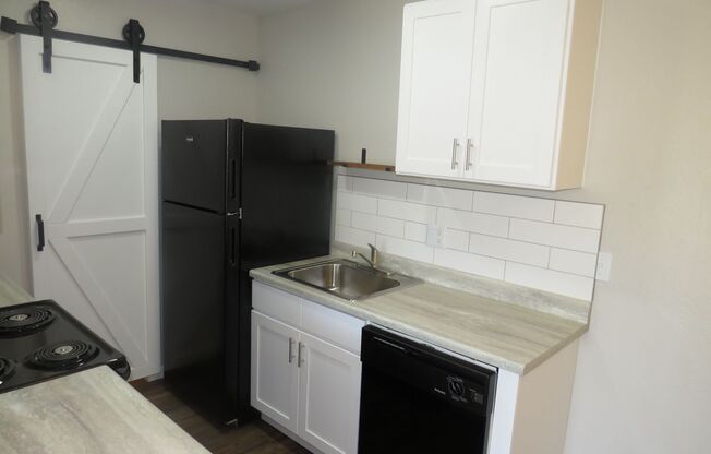 1 bed, 1 bath, 657 sqft, $1,179, Unit 330