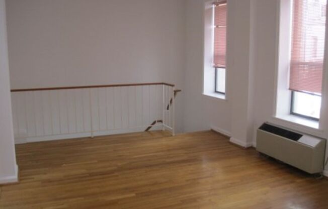 Two-Level Kalorama Condo with Washer/Dryer, Near Dupont Metro