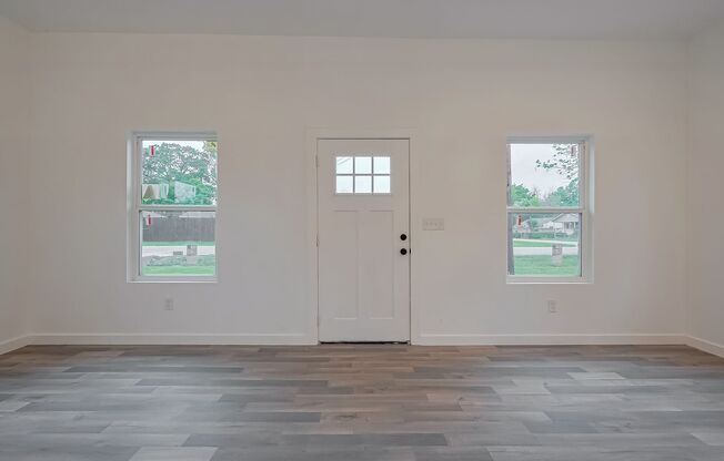 AFFORDABLE 4BD/2.5BA SINGLE HOUSE!